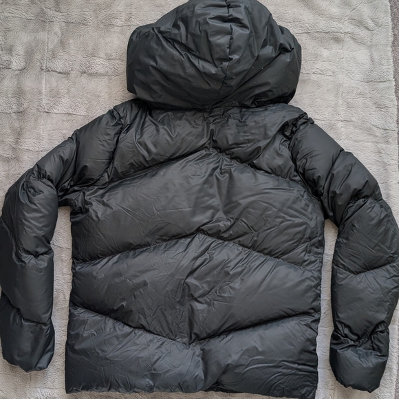 Cotopaxi Nina Crop Down Jacket - Picture 2 of 9